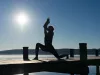 Selina.yoga morning flow - eine frühe Yoga-Session auf einem Steg am Starnberger See